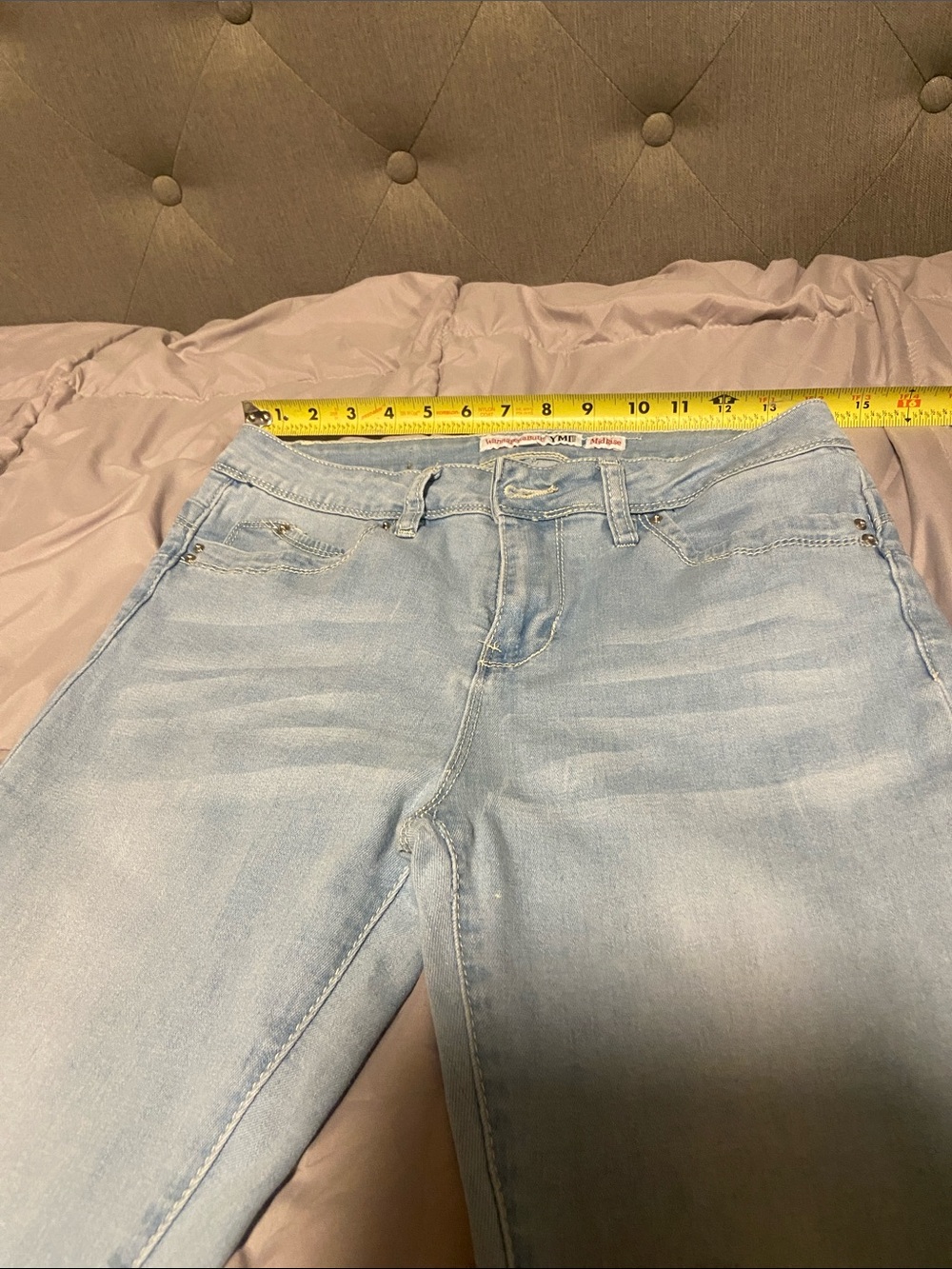 Mid-Rise Light Blue Stretch Jeans — Slim Fit